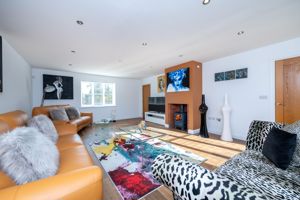 Sitting Room- click for photo gallery